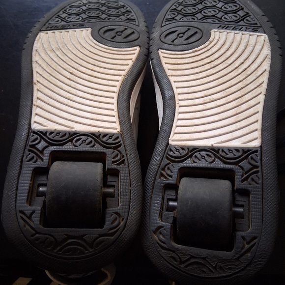 Heelys Silver Pop Out Skates/ Sneakers  Youth 2 - Picture 8 of 9